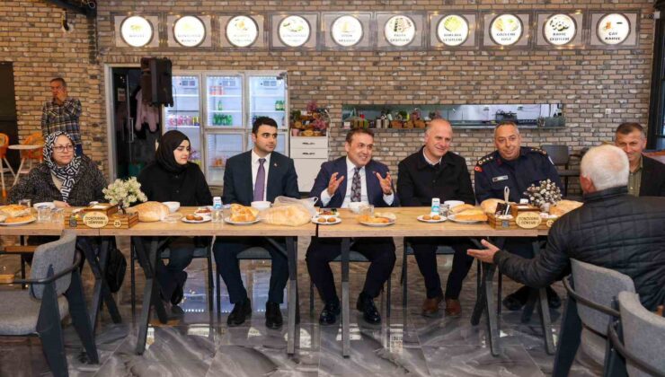 Vali Sözer, köy ve mahalle muhtarlarıyla iftar programında bir araya geldi