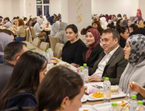 Vali Sözer, öğrencilerle bir araya gelerek hedeflerini dinledi