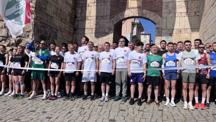 Bursa’da 18. Uluslararası Osmangazi Tarihi Kent Koşusu gerçekleştirildi