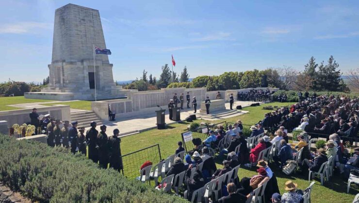 Çanakkale Kara Savaşları’nda hayatını kaybedenler ’Yalnız Çam’da anıldı
