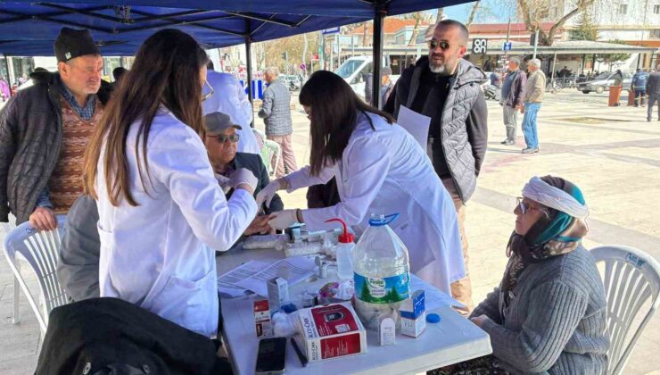 Deprem sonrası doktorlardan Sındırgı’ya özel ilgi