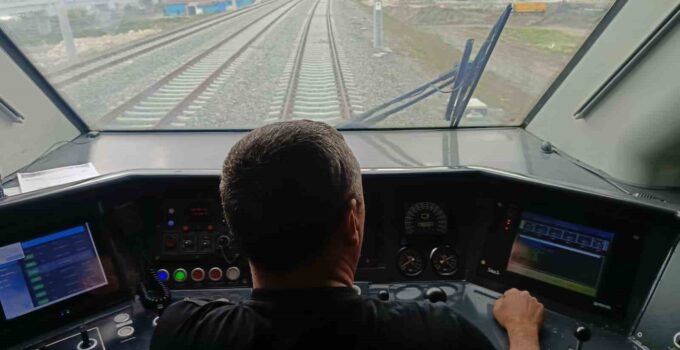 Edirne İstanbul’a komşu oluyor, Vali Sezer test sürüşüne katıldı