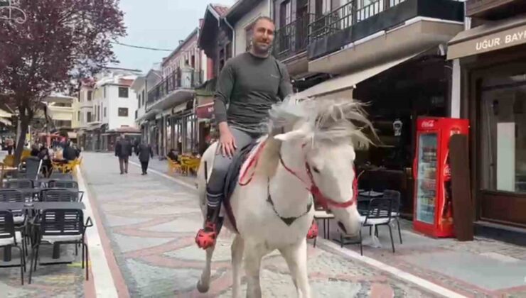 Edirne’de beyaz atla caddeyi turlardı