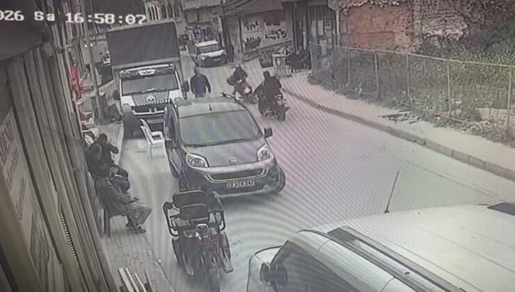 Edirne’de iki motosikletin çarpıştığı kaza kamerada: 1 yaralı