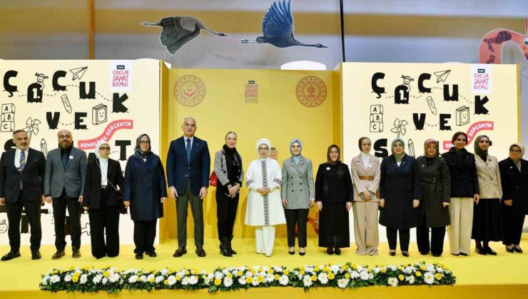 Emine Erdoğan: “Ailelerimiz, mutlaka çocuklarını Türk edebiyatına teşvik etmeli”