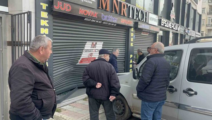 Fren yerine gaza basan sürücü işyerine daldı