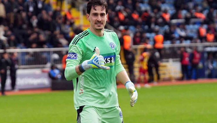 Kasımpaşa kalecisi Andreas Gianniotis’ten uzaklardan gol
