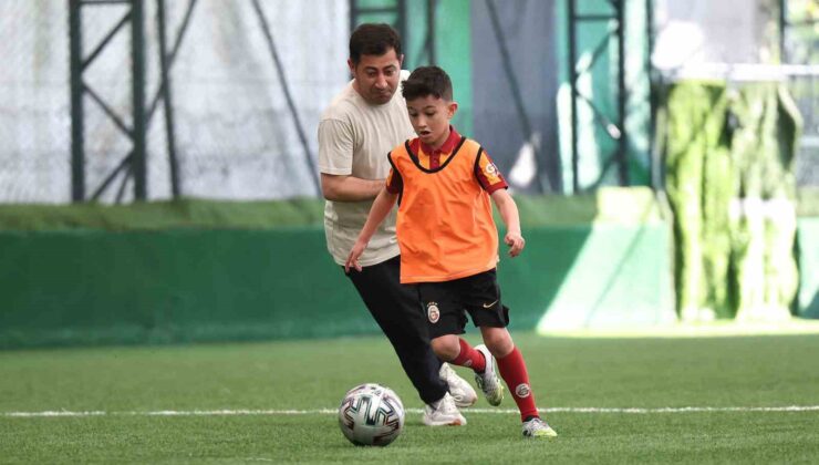 Küçükçekmece’de renkli maç: babalar ve oğulları futbol heyecanı yaşadı