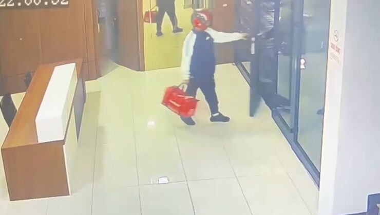 Kurye kılığıyla girdiler, silahla alıkoydular… Özel Harekat kapıları koçbaşıyla kırdı