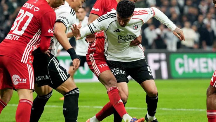 Trendyol Süper Lig: Beşiktaş: 3 – Antalyaspor: 1 (İlk yarı)