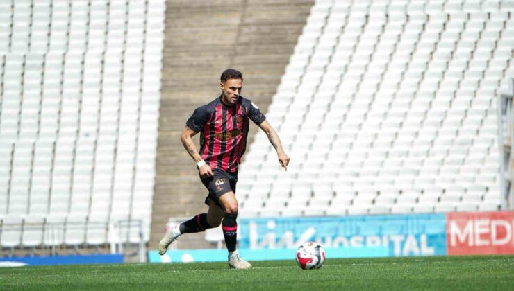 Trendyol Süper Lig: Fatih Karagümrük: 1 – Çaykur Rizespor: 0 (İlk yarı)