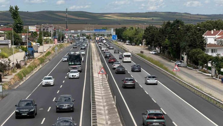 Bayram dönüşünde Tekirdağ-İstanbul yolunda yoğunluk