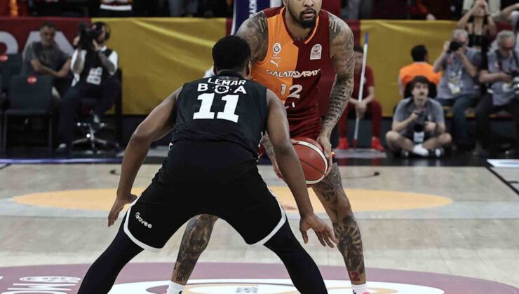 Beşiktaş ile Galatasaray yarı final için parkeye çıkacak