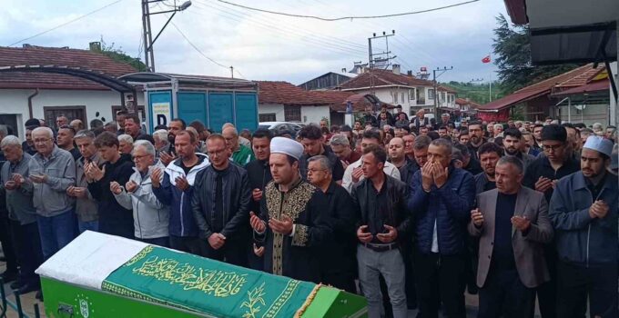 Bilecik siyasetinin unutulmaz isimlerinden Nazmi Ceyhan son yolculuğuna uğurlandı