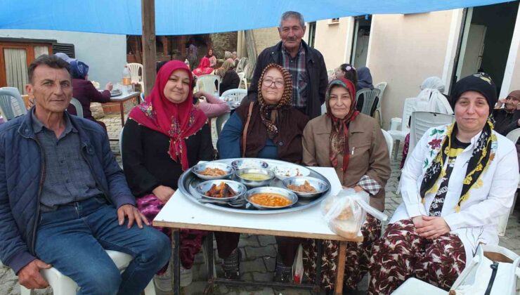 Burhaniye’de düğün yemeği kültürü devam ediyor
