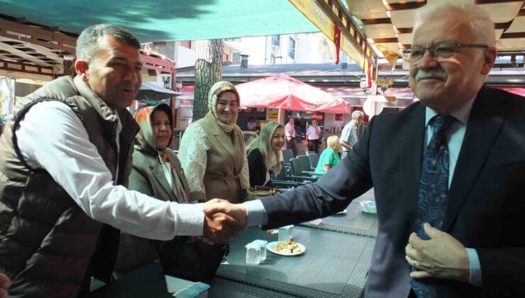 Burhaniye’de resmi bayramlaşma töreni