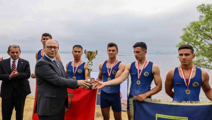 Cerrahpaşa CUP Kürek Yarışları’nda üniversiteler Küçükçekmece Gölü’nde yarıştı