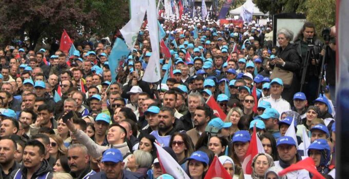 Edirne’de 1 Mayıs’ta meydanlar doldu, kalabalık alana sığmadı