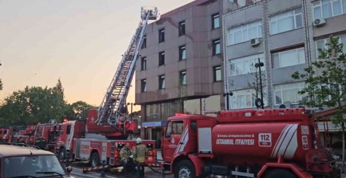 Fatih’te otelde çıkan yangında 32 yaşındaki kişi hayatını kaybetti