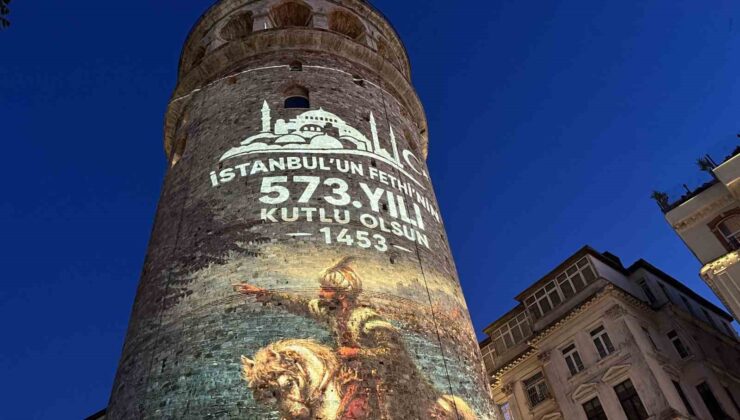 Galata Kulesi’nde İstanbul’un fethinin 573. yıl dönümün özel ışık gösterisi