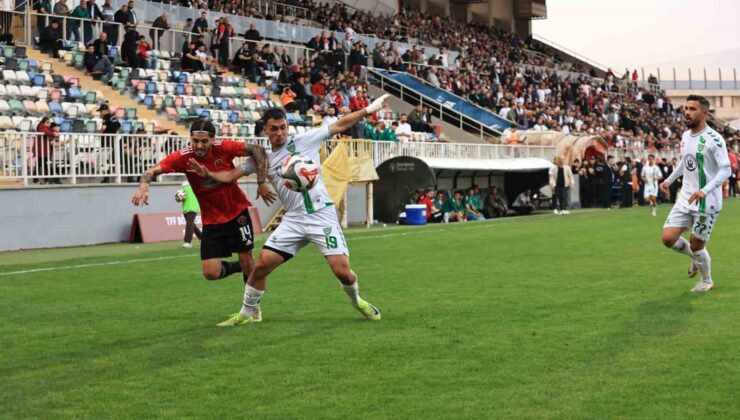 Gölcükspor, 5 yıl aradan sonra 3. TFF Lig’e yükseldi