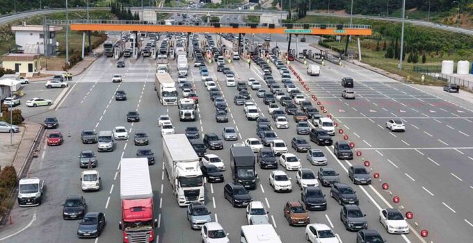 İstanbul’dan kaçış başladı