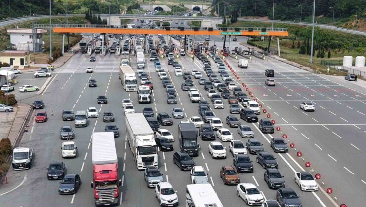 İstanbul’dan kaçış başladı