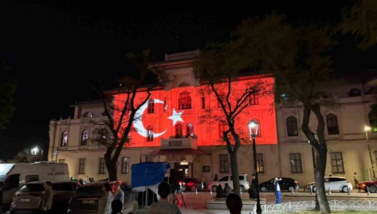 İstanbul’un fethinin 573. yıl dönümünde 3 ayrı noktada video mapping gösterisi
