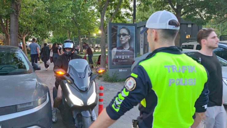 Kaldırımı yol gibi kullandılar, cezadan kaçamadılar