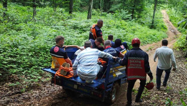 Kayalıklara sıkışan motosikletliye patpatlı kurtarma operasyonu