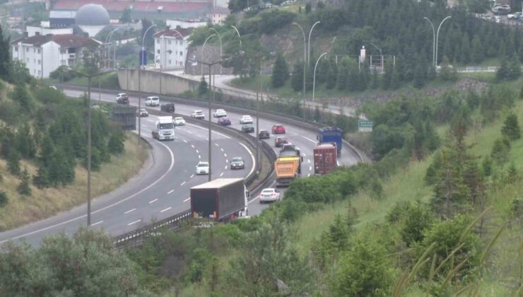 Kocaeli’de bayram tatilinin 3. gününde trafik akıcı seyrediyor