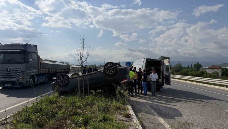 Kontrolden çıkan otomobil takla attı
