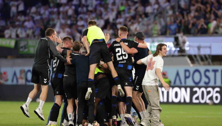 Paderborn, Bundesliga’ya yükseldi