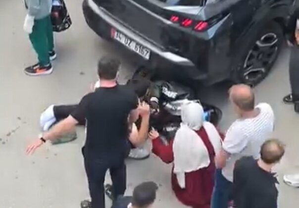 Pendik’te motosiklet otomobile çarptı: 1 yaralı