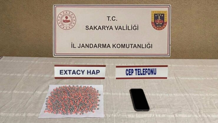 Sakarya’da 3 ilçede uyuşturucu operasyonu: Evlerini uyuşturucu imalathanesine çevirmişler