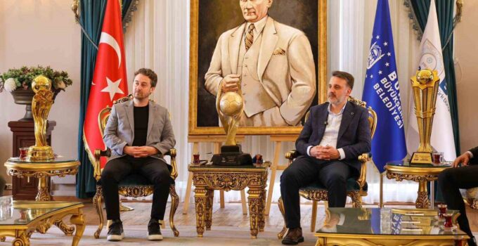 Şampiyon hentbolculardan Başkan Vekili Biba’ya ziyaret