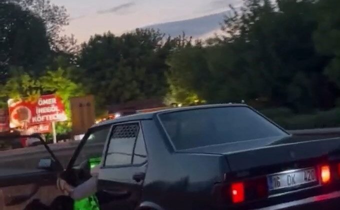 Trafikte ’yok artık’ dedirten anlar kamerada