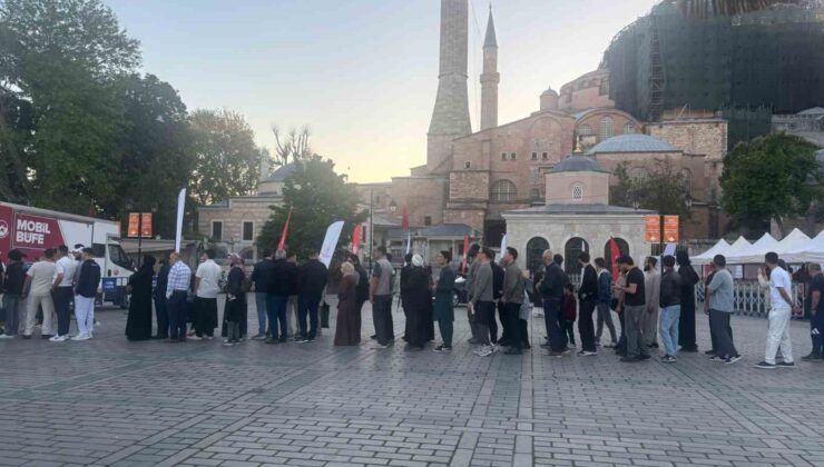 Vatandaşlar Kurban Bayramı namazını Ayasofya’da kıldı