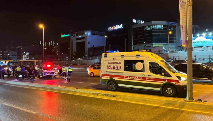 Bakırköy E5’te kontrolden çıkan motosiklet direğe çarptı: : 2 ölü