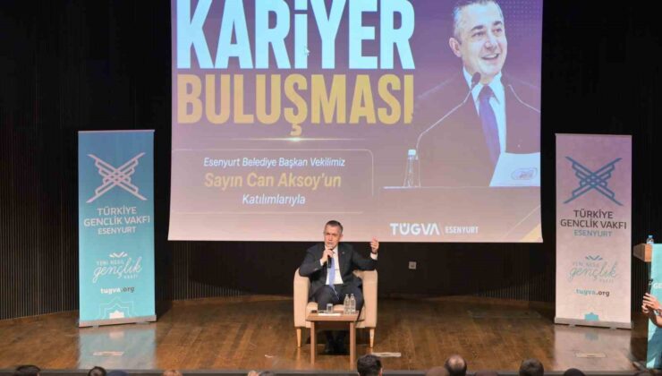 Başkan Vekili Can Aksoy, TÜGVA’nın kariyer buluşmasında gençlerle bir araya geldi