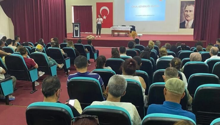 Edremit’te okul müdürleri ve rehber öğretmenlere siber güvenlik eğitimi verildi