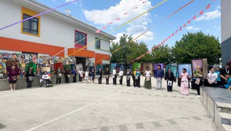 Frida Kahlo’nun eserleri, Bursa’da canlı tabloya dönüştü