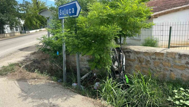 Keşan’da duvara çarpan motosikletli yaralandı