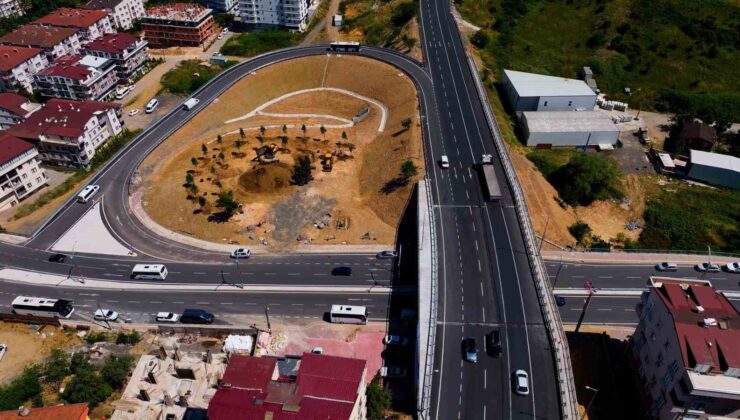 Kocaeli’de 6 ayda tamamlanan köprülü kavşakta ilk sürüş TOGG ile yapıldı