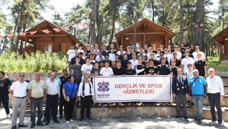 Konakpınar’da gençler sordu, Başkan Şehirli yanıtladı