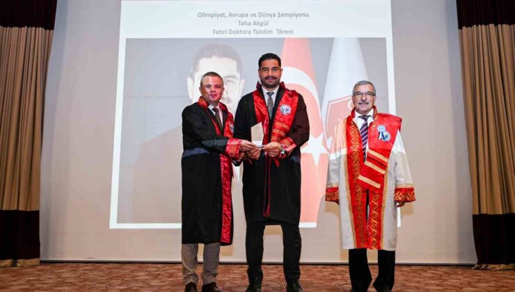 Taha Akgül’e fahri doktora ünvanı verildi