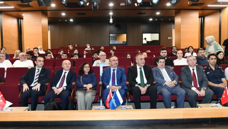 “Tarihin İzinde Tekirdağ” konferansında kentin tarihi gelişimi, kültürel mirası ve stratejik önemi anlatıldı